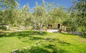 Anthia Private Studio A Breath Away From Beaches